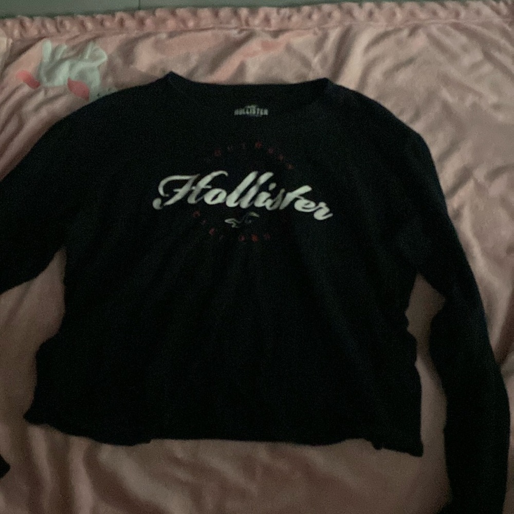Black long sleeve shirt.